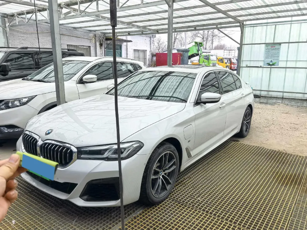 2021 BMW 5 Series 2.0T 184HP L4 8AT PHEV 17.7KWH,autocango,china used car exporter,china ev exporter,chinese used car exporter,chinese used ev exporter