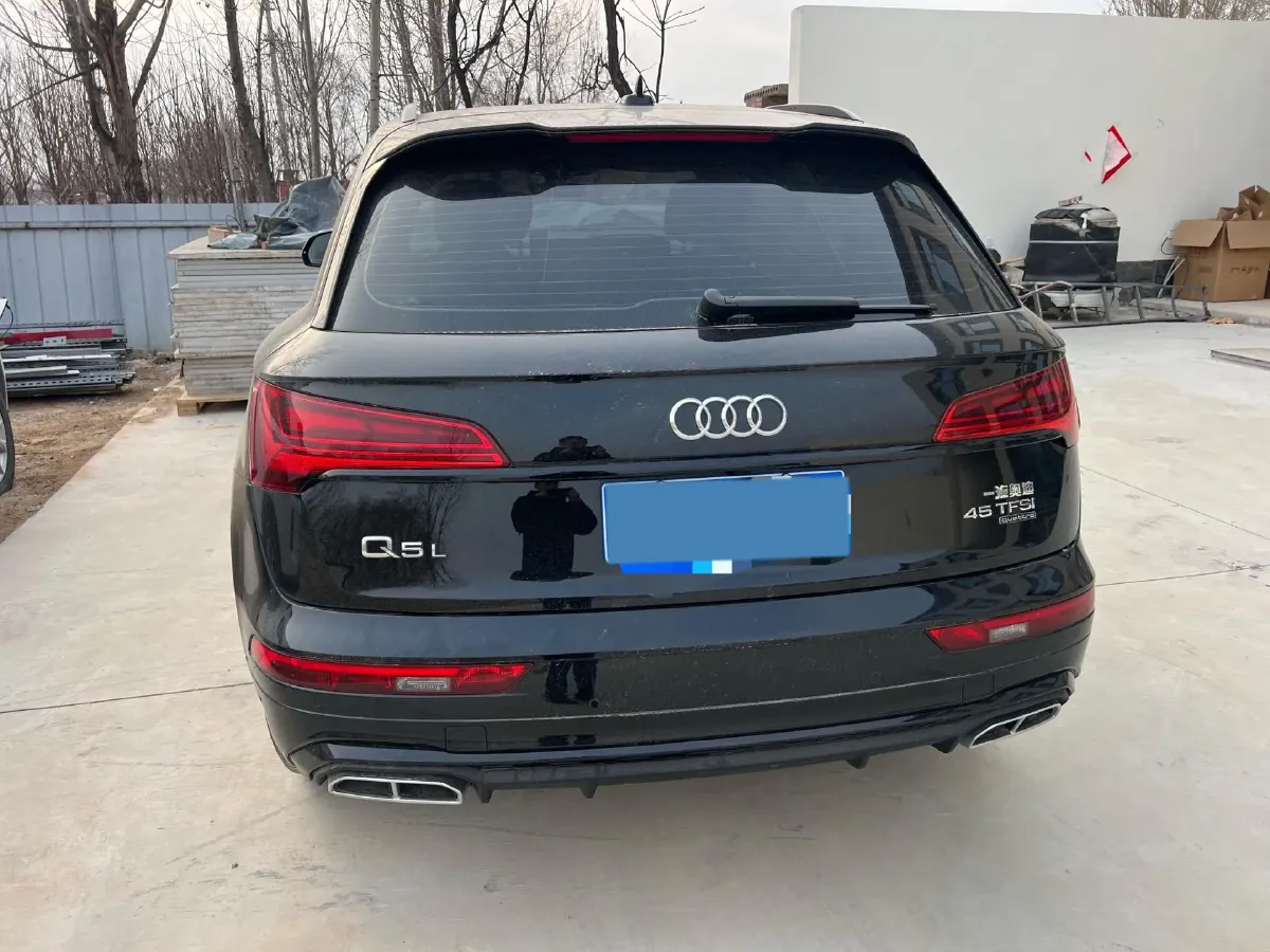 2025 Audi Q5L 2.0T 190HP L4 7DCT,autocango,china used car exporter,china ev exporter,chinese used car exporter,chinese used ev exporter