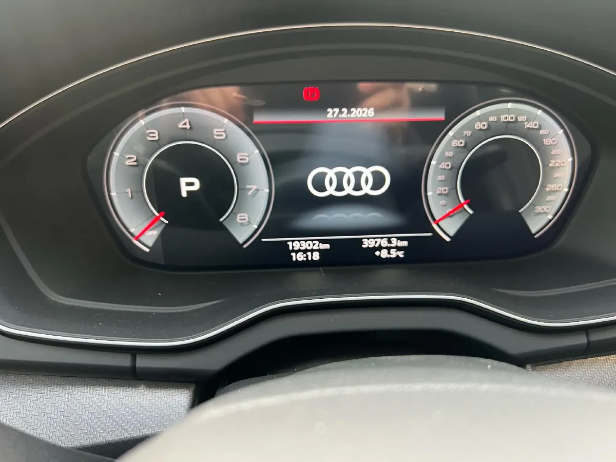 2025 Audi Q5L 2.0T 190HP L4 7DCT,autocango,china used car exporter,china ev exporter,chinese used car exporter,chinese used ev exporter