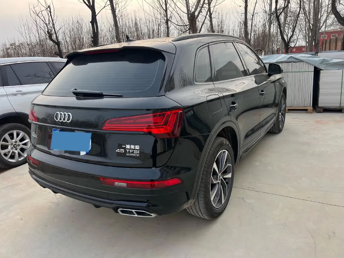 2025 Audi Q5L 2.0T 190HP L4 7DCT,autocango,china used car exporter,china ev exporter,chinese used car exporter,chinese used ev exporter