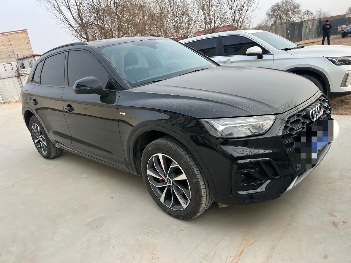 2025 Audi Q5L 2.0T 190HP L4 7DCT,autocango,china used car exporter,china ev exporter,chinese used car exporter,chinese used ev exporter