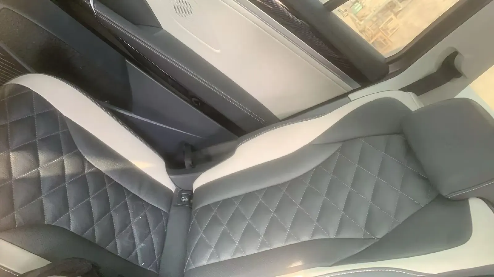 2022 Volkswagen ID.6 Crozz BEV 84.8KWH,autocango,china used car exporter,china ev exporter,chinese used car exporter,chinese used ev exporter