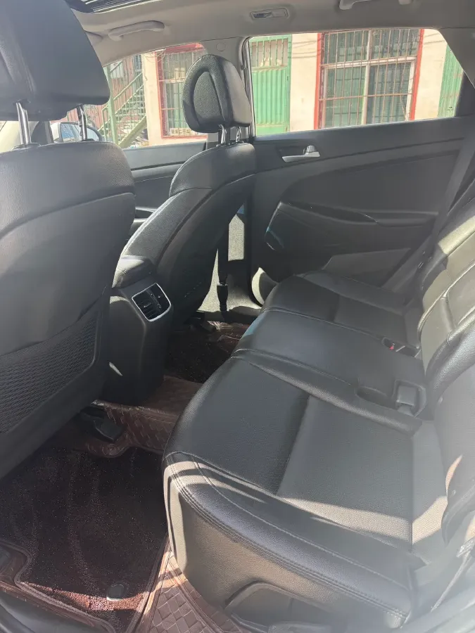 2015 Hyundai Tucson 1.6T 177HP L4 7DCT,autocango,china used car exporter,china ev exporter,chinese used car exporter,chinese used ev exporter