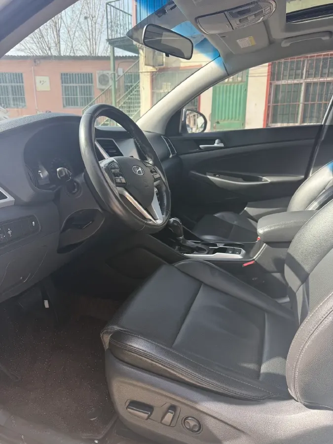 2015 Hyundai Tucson 1.6T 177HP L4 7DCT,autocango,china used car exporter,china ev exporter,chinese used car exporter,chinese used ev exporter