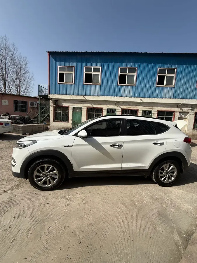 2015 Hyundai Tucson 1.6T 177HP L4 7DCT,autocango,china used car exporter,china ev exporter,chinese used car exporter,chinese used ev exporter