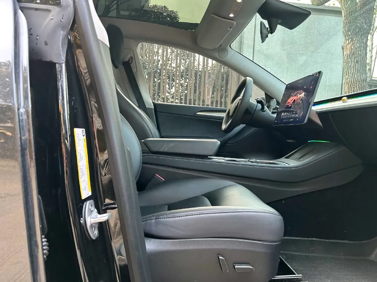 2022 Tesla Model Y BEV 60KWH,autocango,china used car exporter,china ev exporter,chinese used car exporter,chinese used ev exporter