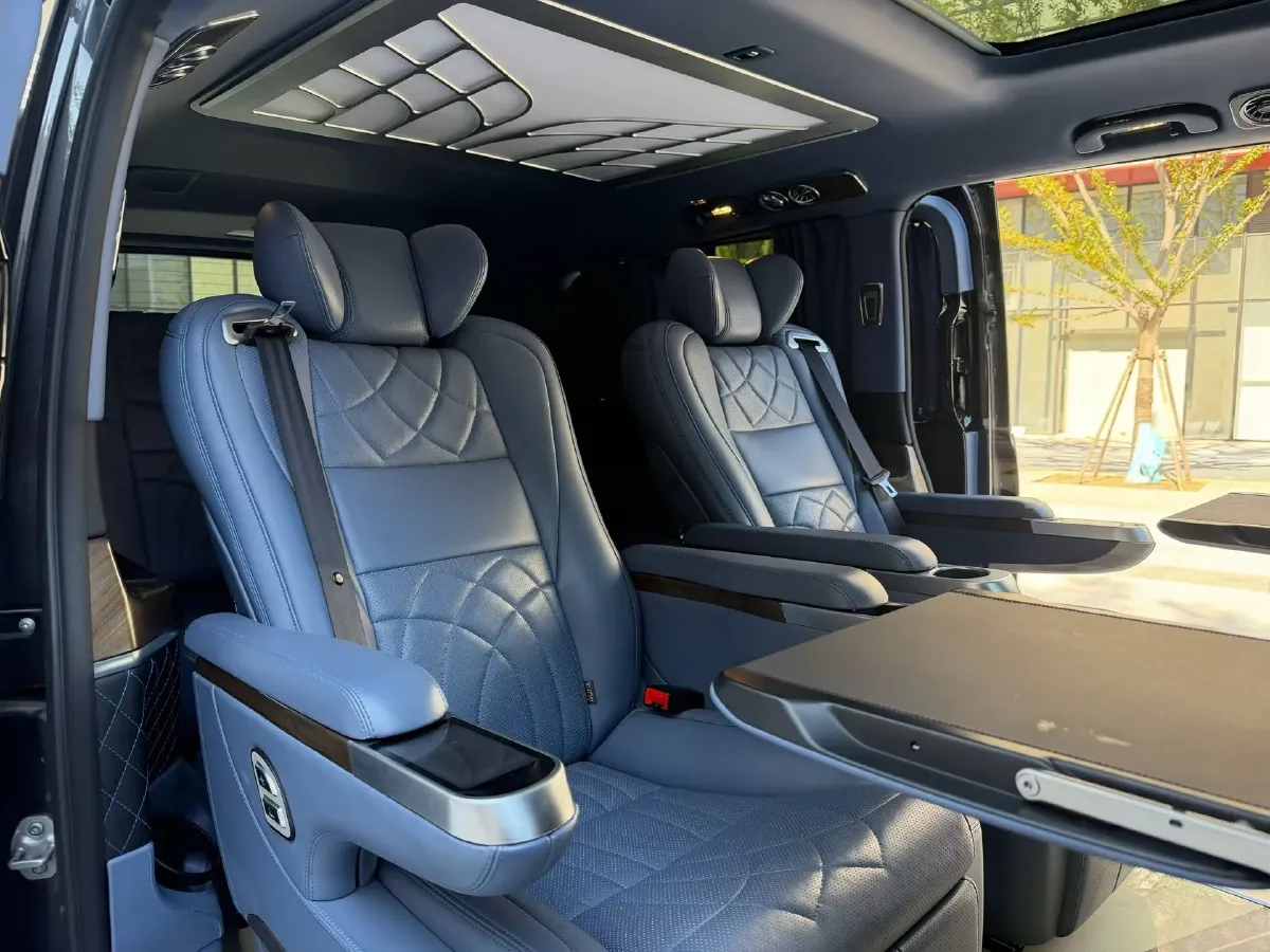 2020 Mercedes-Benz V Class 2.0T 211HP L4 9AT,autocango,china used car exporter,china ev exporter,chinese used car exporter,chinese used ev exporter