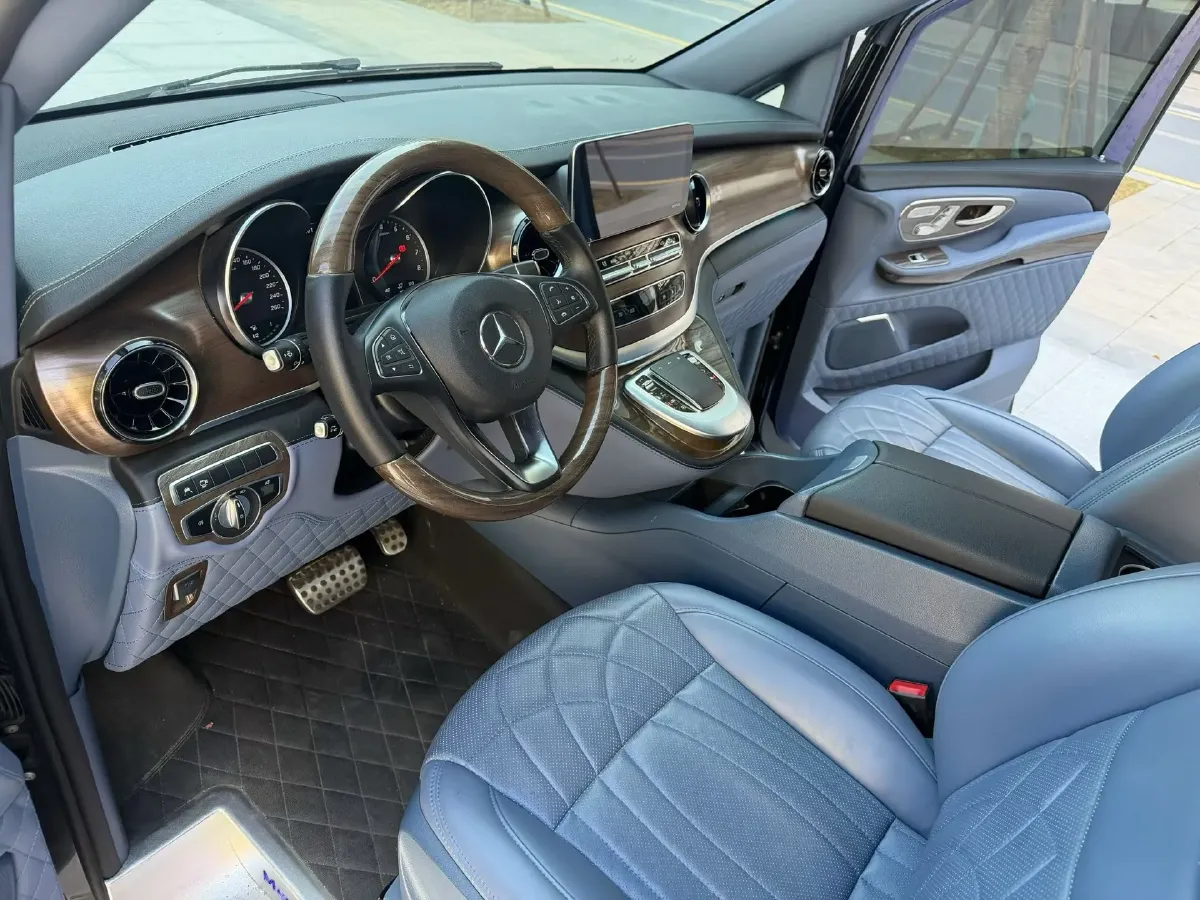 2020 Mercedes-Benz V Class 2.0T 211HP L4 9AT,autocango,china used car exporter,china ev exporter,chinese used car exporter,chinese used ev exporter