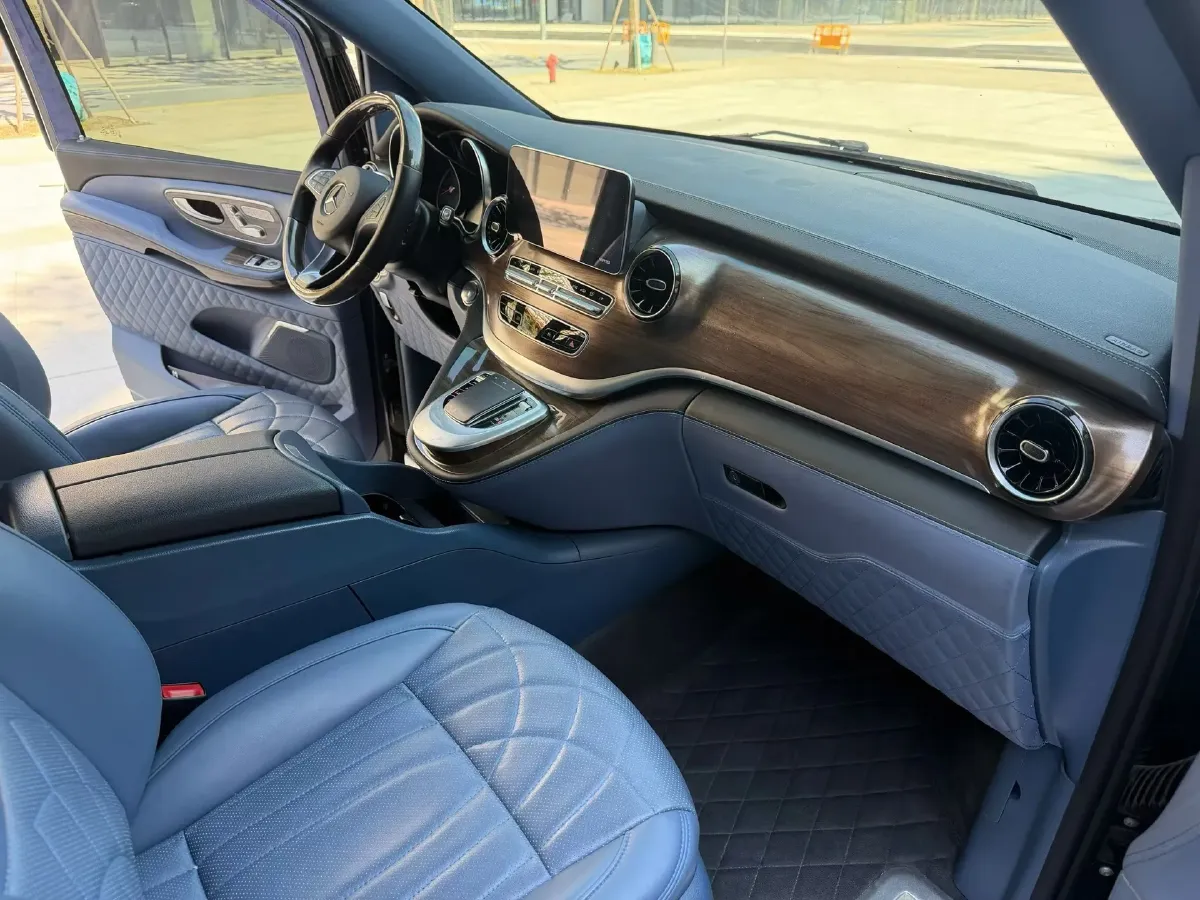 2020 Mercedes-Benz V Class 2.0T 211HP L4 9AT,autocango,china used car exporter,china ev exporter,chinese used car exporter,chinese used ev exporter