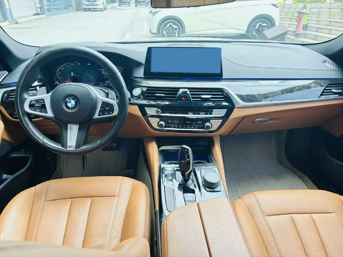 2020 BMW 5 Series 2.0T 252HP L4 8AT,autocango,china used car exporter,china ev exporter,chinese used car exporter,chinese used ev exporter
