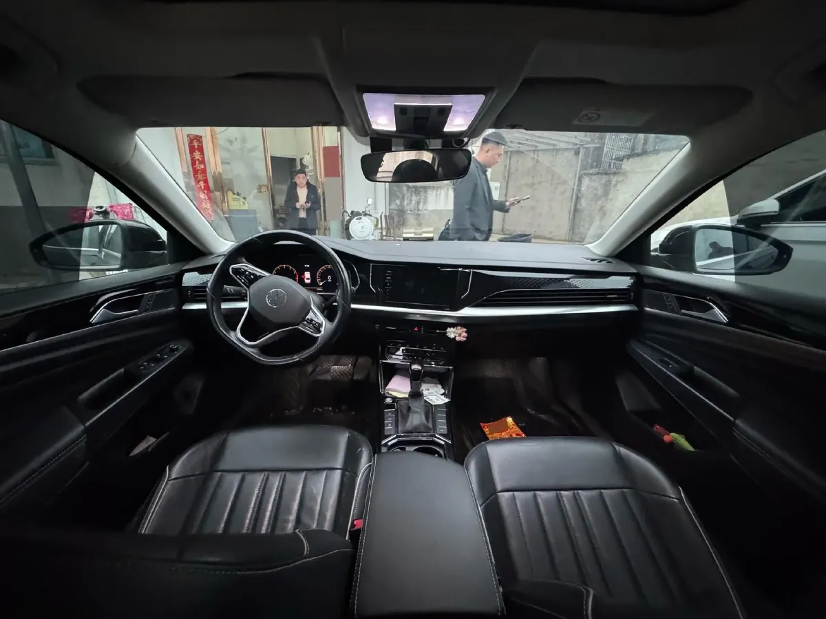 2023 Volkswagen Passat 2.0T 186HP L4 7DCT,autocango,china used car exporter,china ev exporter,chinese used car exporter,chinese used ev exporter