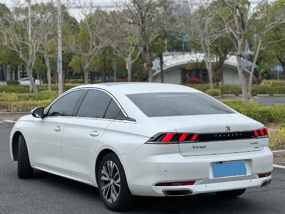 2022 Peugeot 508 1.6T 170HP L4 6AT,autocango,china used car exporter,china ev exporter,chinese used car exporter,chinese used ev exporter