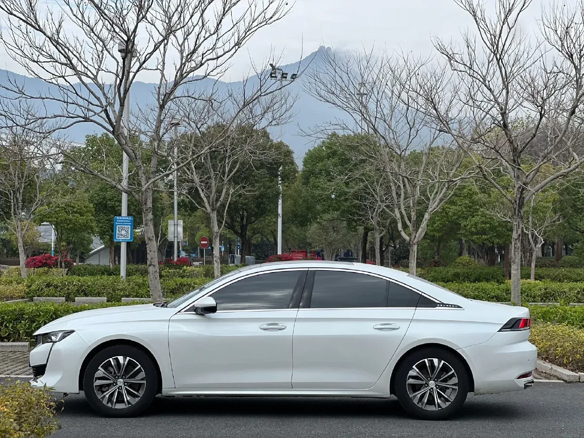 2022 Peugeot 508 1.6T 170HP L4 6AT,autocango,china used car exporter,china ev exporter,chinese used car exporter,chinese used ev exporter