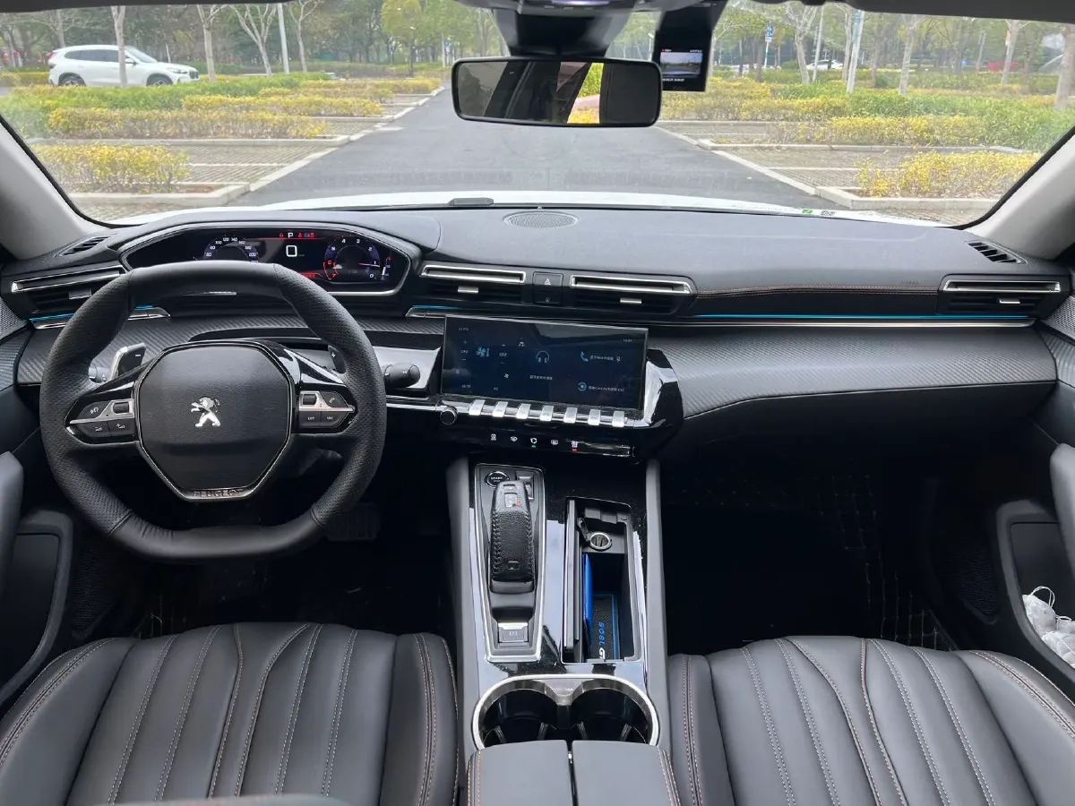 2022 Peugeot 508 1.6T 170HP L4 6AT,autocango,china used car exporter,china ev exporter,chinese used car exporter,chinese used ev exporter