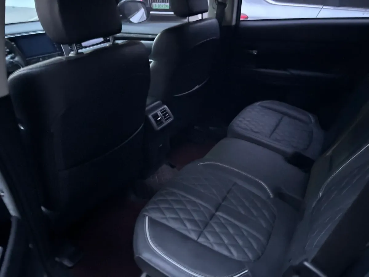 2021 Mitsubishi Outlander 2.0L 166HP L4 CVT,autocango,china used car exporter,china ev exporter,chinese used car exporter,chinese used ev exporter