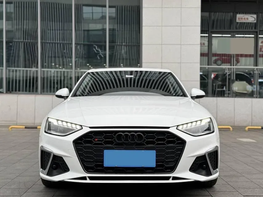 2022 Audi A4L 2.0T 190HP L4 7DCT,autocango,china used car exporter,china ev exporter,chinese used car exporter,chinese used ev exporter