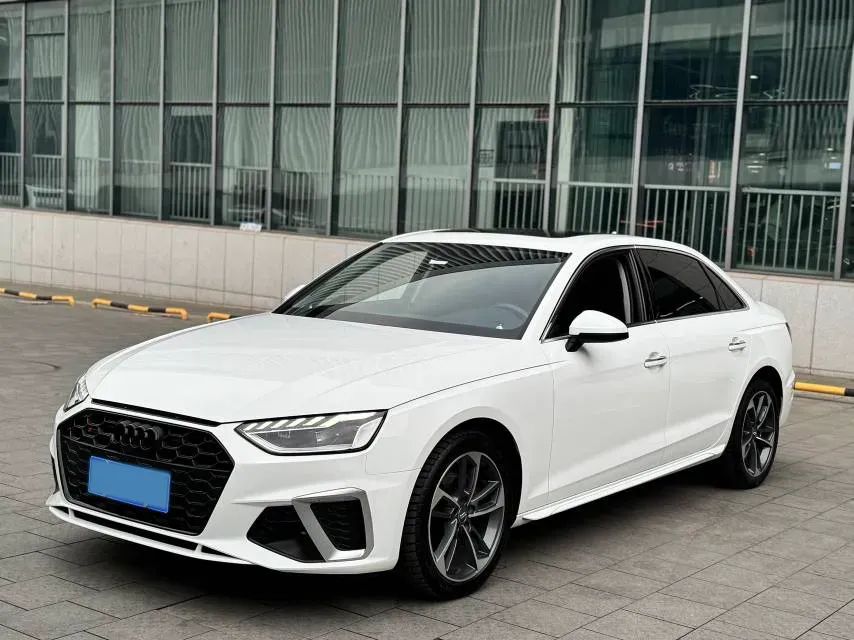 2022 Audi A4L 2.0T 190HP L4 7DCT,autocango,china used car exporter,china ev exporter,chinese used car exporter,chinese used ev exporter