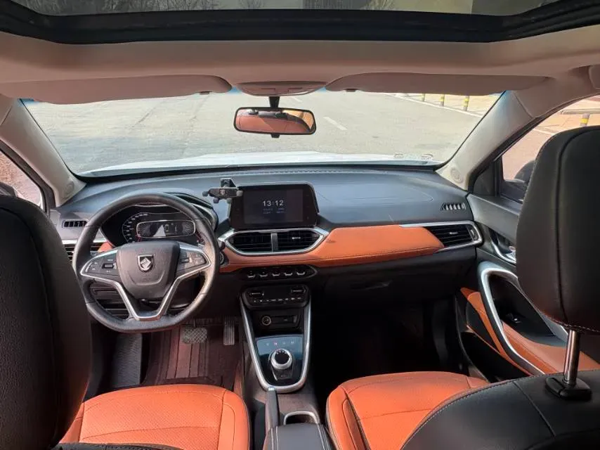 2017 HaiMa S5 Young Edition 1.6L 122HP L4 5MT,autocango,china used car exporter,china ev exporter,chinese used car exporter,chinese used ev exporter