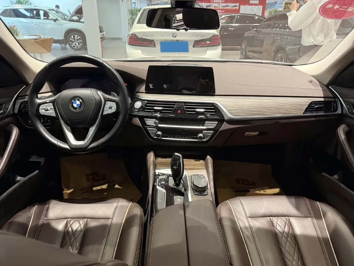 2020 BMW 5 Series 2.0T 252HP L4 8AT,autocango,china used car exporter,china ev exporter,chinese used car exporter,chinese used ev exporter