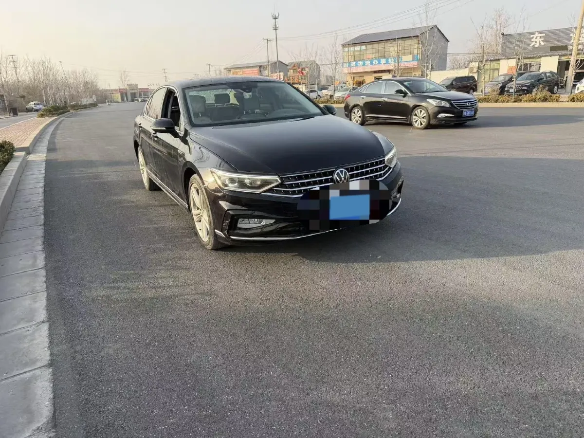 2023 Volkswagen Magotan 2.0T 186HP L4 7DCT,autocango,china used car exporter,china ev exporter,chinese used car exporter,chinese used ev exporter