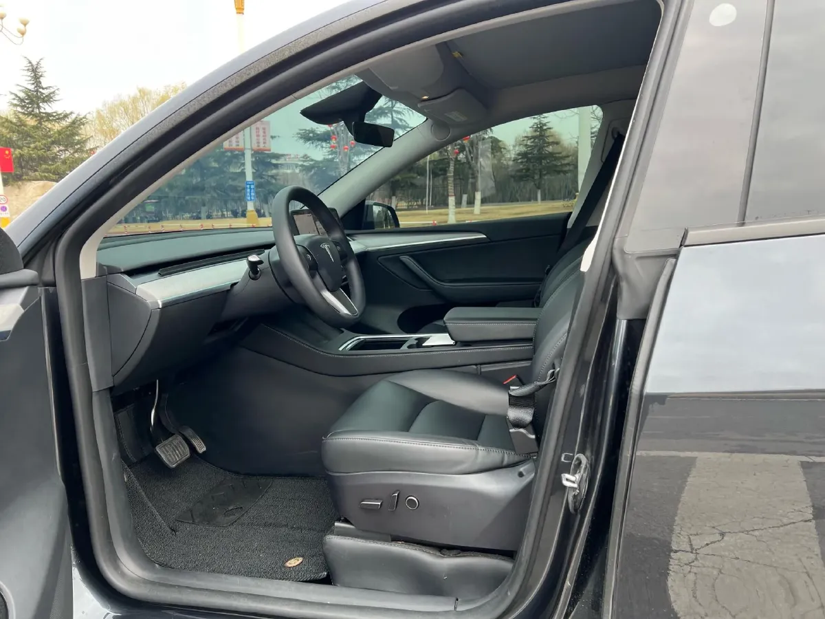 2024 Tesla Model Y BEV 78.4KWH,autocango,china used car exporter,china ev exporter,chinese used car exporter,chinese used ev exporter