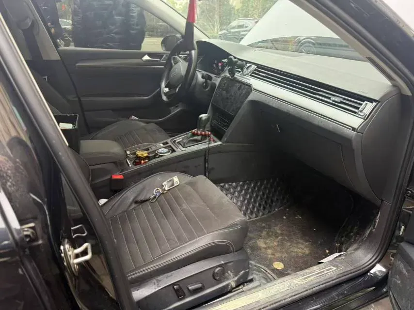 2020 Volkswagen Magotan 2.0T 186HP L4 7DCT,autocango,china used car exporter,china ev exporter,chinese used car exporter,chinese used ev exporter