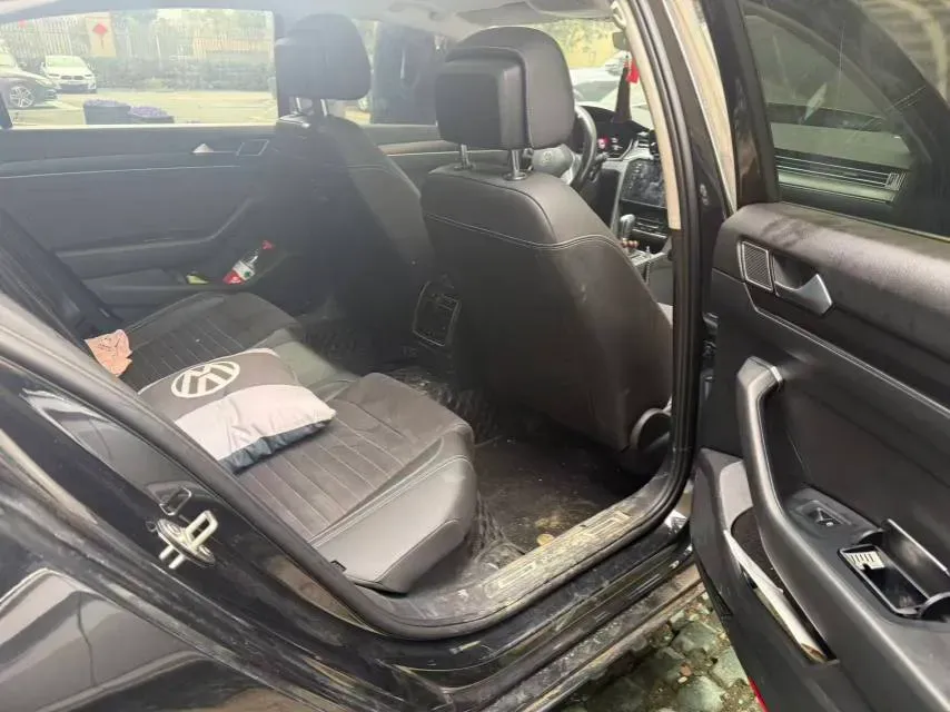 2020 Volkswagen Magotan 2.0T 186HP L4 7DCT,autocango,china used car exporter,china ev exporter,chinese used car exporter,chinese used ev exporter