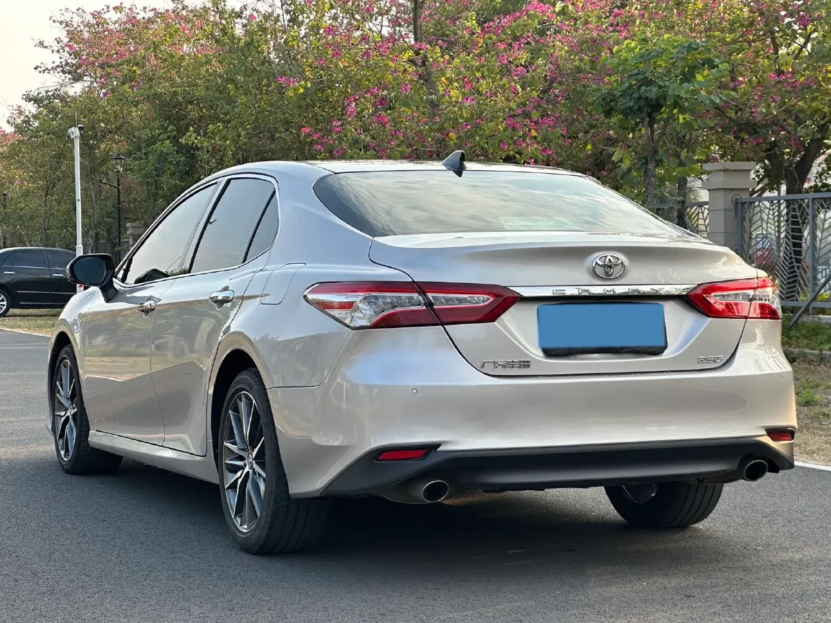 2021 Toyota Camry 2.5L 209HP L4 8AT,autocango,china used car exporter,china ev exporter,chinese used car exporter,chinese used ev exporter