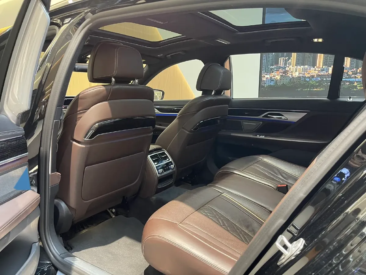 2019 BMW 7 Series 2.0T 265HP L4 8AT,autocango,china used car exporter,china ev exporter,chinese used car exporter,chinese used ev exporter