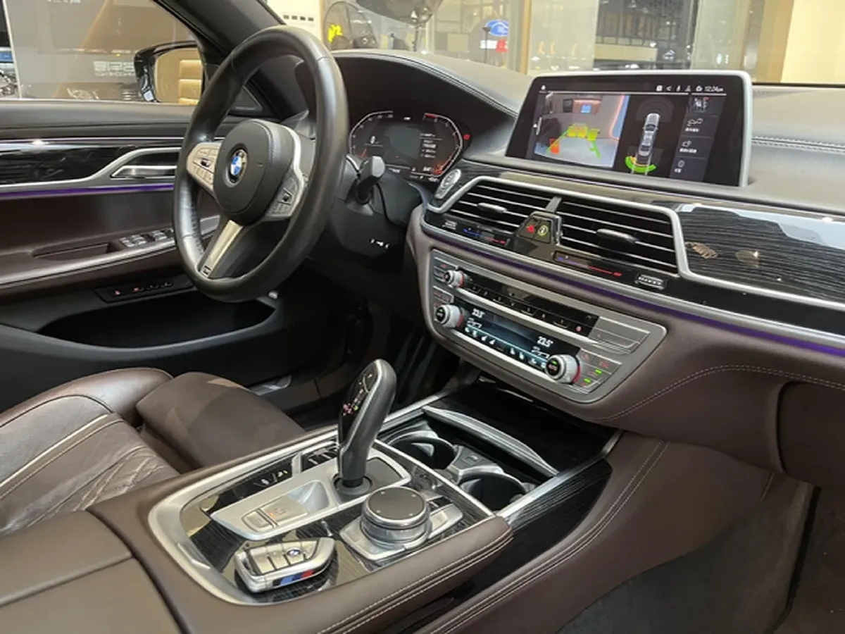 2019 BMW 7 Series 2.0T 265HP L4 8AT,autocango,china used car exporter,china ev exporter,chinese used car exporter,chinese used ev exporter