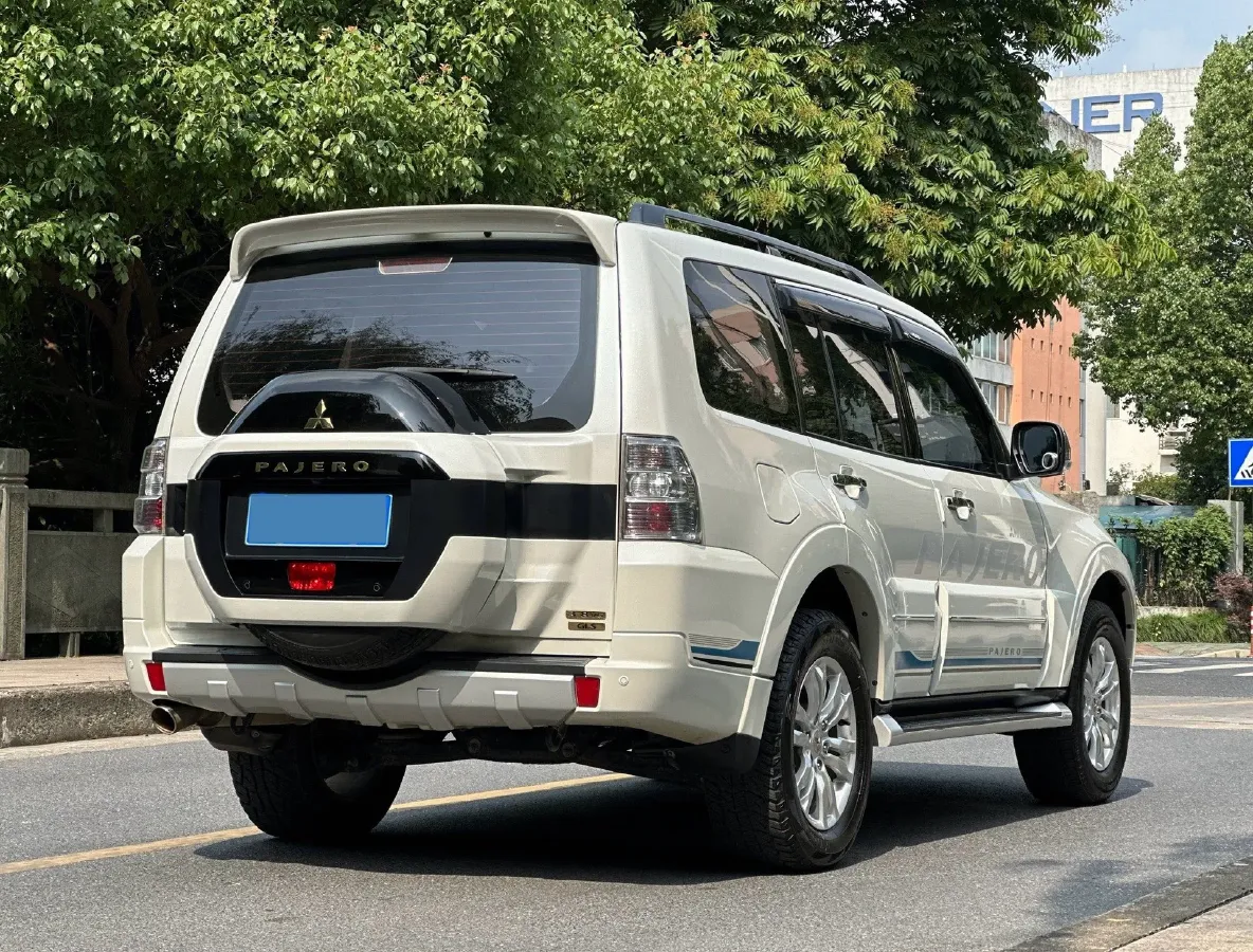 2017 Honda Jade 1.8L 141HP L4 5AT,autocango,china used car exporter,china ev exporter,chinese used car exporter,chinese used ev exporter