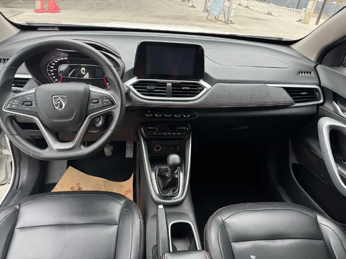 2021 BaoJun 510 1.5L 99HP L4 6MT,autocango,china used car exporter,china ev exporter,chinese used car exporter,chinese used ev exporter