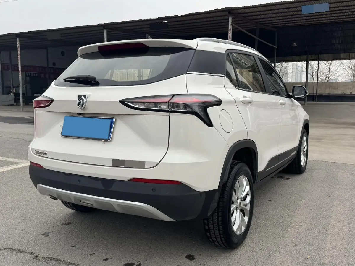 2021 BaoJun 510 1.5L 99HP L4 6MT,autocango,china used car exporter,china ev exporter,chinese used car exporter,chinese used ev exporter