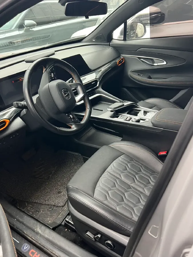 2022 ChangAn UNI-T 1.5T 188HP L4 7DCT,autocango,china used car exporter,china ev exporter,chinese used car exporter,chinese used ev exporter