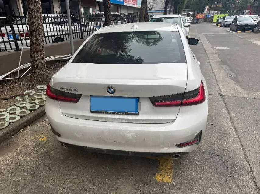 2022 BMW 3 Series 2.0T 156HP L4 8AT,autocango,china used car exporter,china ev exporter,chinese used car exporter,chinese used ev exporter