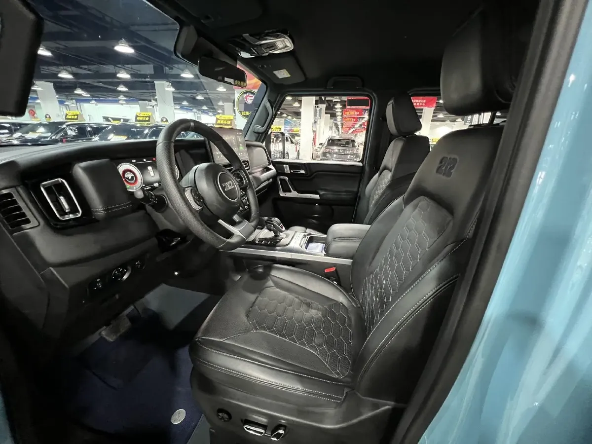 2025 212 212 T01 2.0T 252HP L4 8AT,autocango,china used car exporter,china ev exporter,chinese used car exporter,chinese used ev exporter