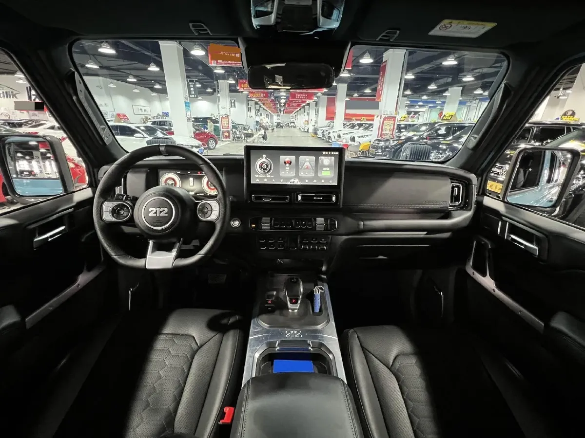 2025 212 212 T01 2.0T 252HP L4 8AT,autocango,china used car exporter,china ev exporter,chinese used car exporter,chinese used ev exporter