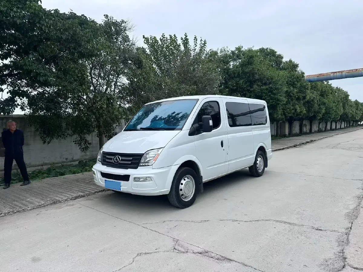 2023 MAXUS XinTu V80 2.0T 127HP L4 6MT,autocango,china used car exporter,china ev exporter,chinese used car exporter,chinese used ev exporter