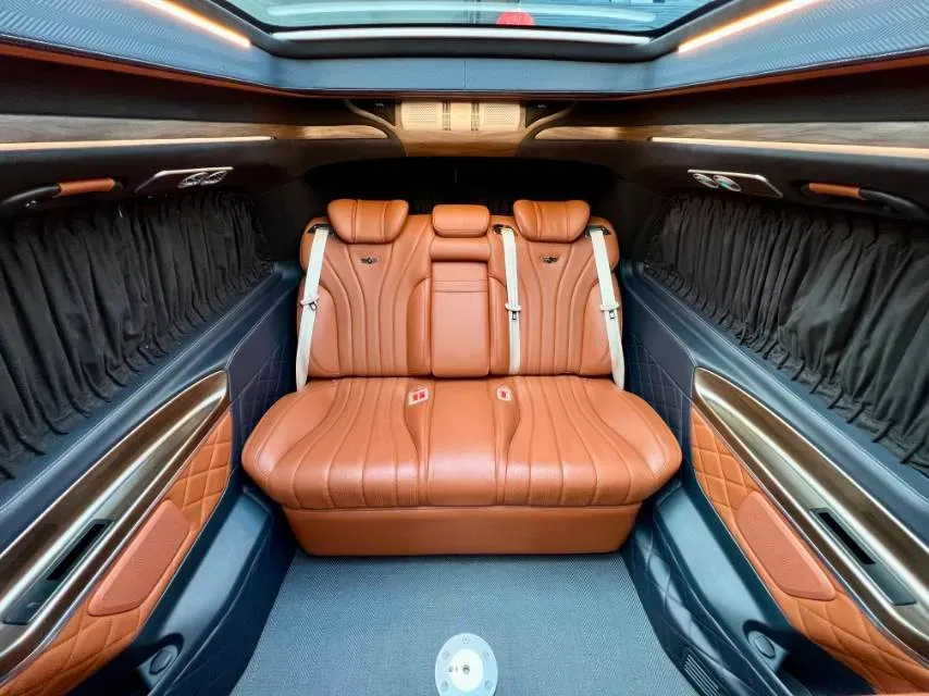 2021 Mercedes-Benz V Class 2.0T 211HP L4 9AT,autocango,china used car exporter,china ev exporter,chinese used car exporter,chinese used ev exporter