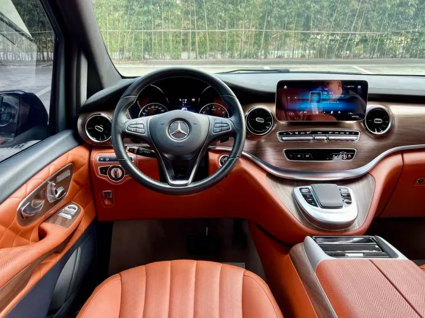 2021 Mercedes-Benz V Class 2.0T 211HP L4 9AT,autocango,china used car exporter,china ev exporter,chinese used car exporter,chinese used ev exporter