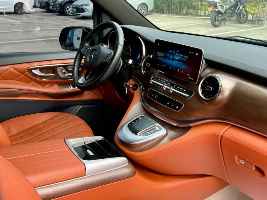 2021 Mercedes-Benz V Class 2.0T 211HP L4 9AT,autocango,china used car exporter,china ev exporter,chinese used car exporter,chinese used ev exporter