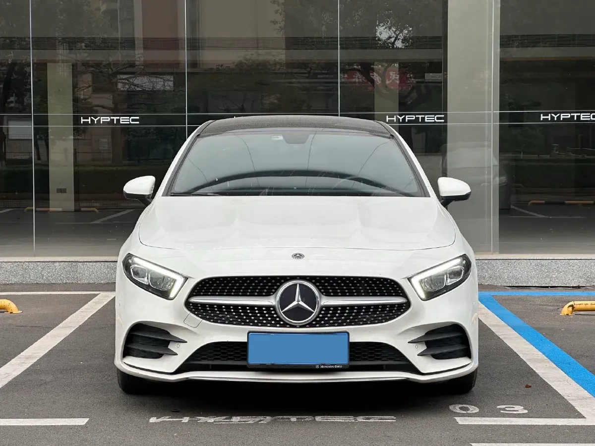 2022 Mercedes-Benz A Class 1.3T 163HP L4 7DCT,autocango,china used car exporter,china ev exporter,chinese used car exporter,chinese used ev exporter