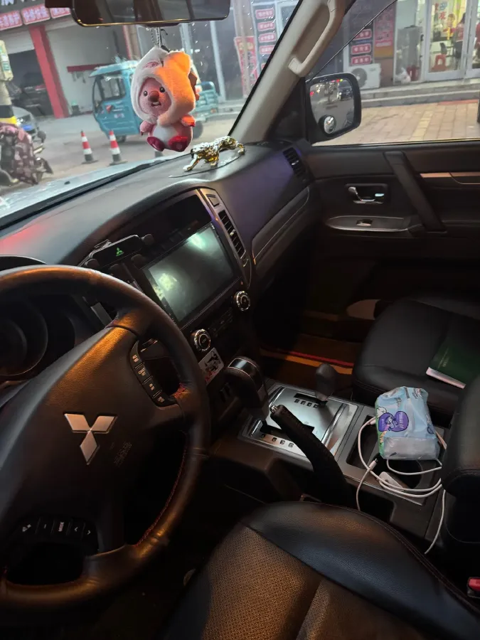 2016 Mitsubishi Pajero 3.0L 174HP V6 5AT,autocango,china used car exporter,china ev exporter,chinese used car exporter,chinese used ev exporter