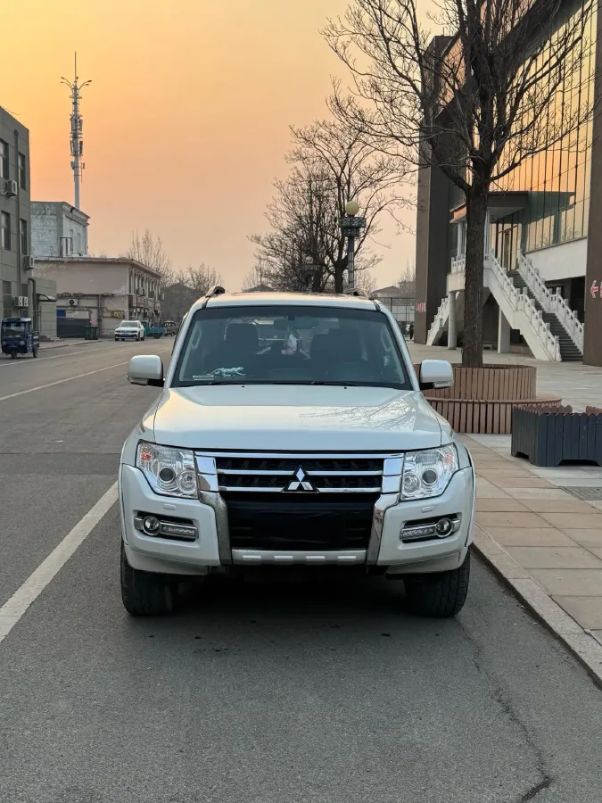 2016 Mitsubishi Pajero 3.0L 174HP V6 5AT,autocango,china used car exporter,china ev exporter,chinese used car exporter,chinese used ev exporter