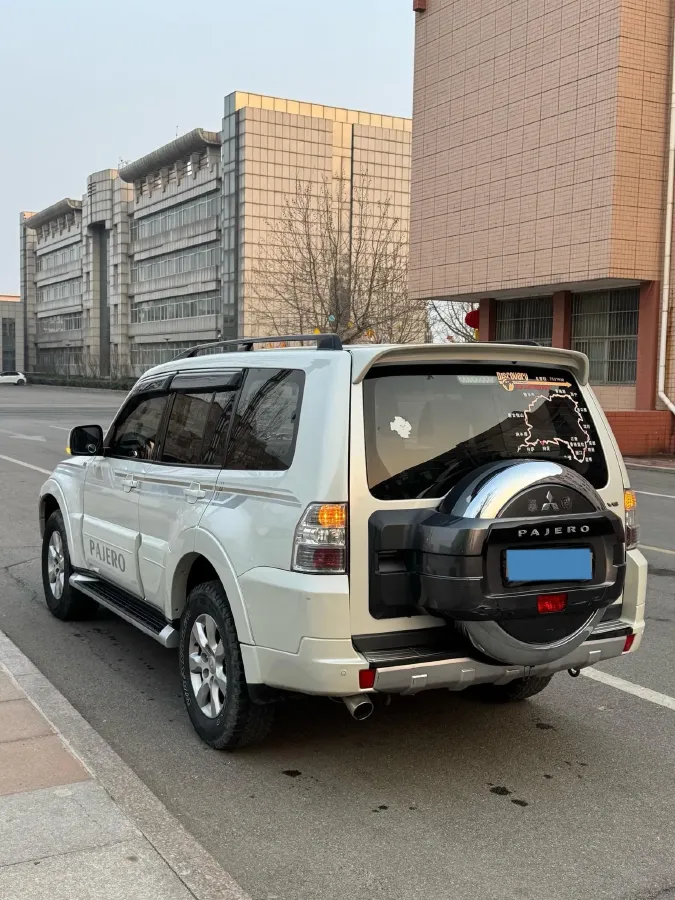 2016 Mitsubishi Pajero 3.0L 174HP V6 5AT,autocango,china used car exporter,china ev exporter,chinese used car exporter,chinese used ev exporter