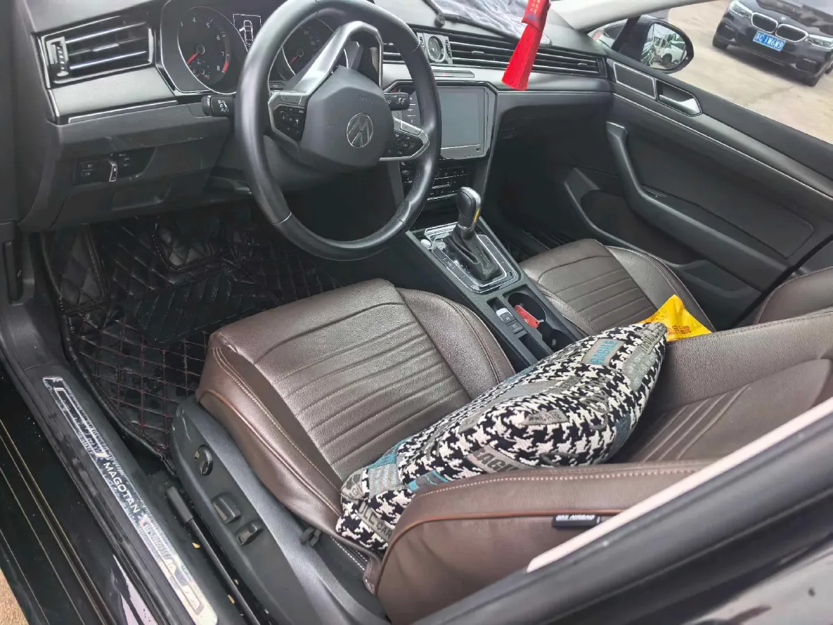 2020 Volkswagen Magotan 2.0T 186HP L4 7DCT,autocango,china used car exporter,china ev exporter,chinese used car exporter,chinese used ev exporter