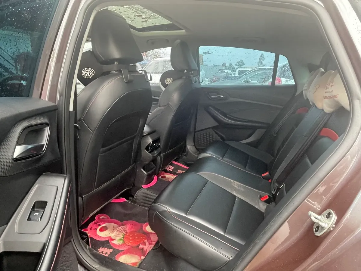 2021 MG 5 1.5L 120HP L4 5MT,autocango,china used car exporter,china ev exporter,chinese used car exporter,chinese used ev exporter