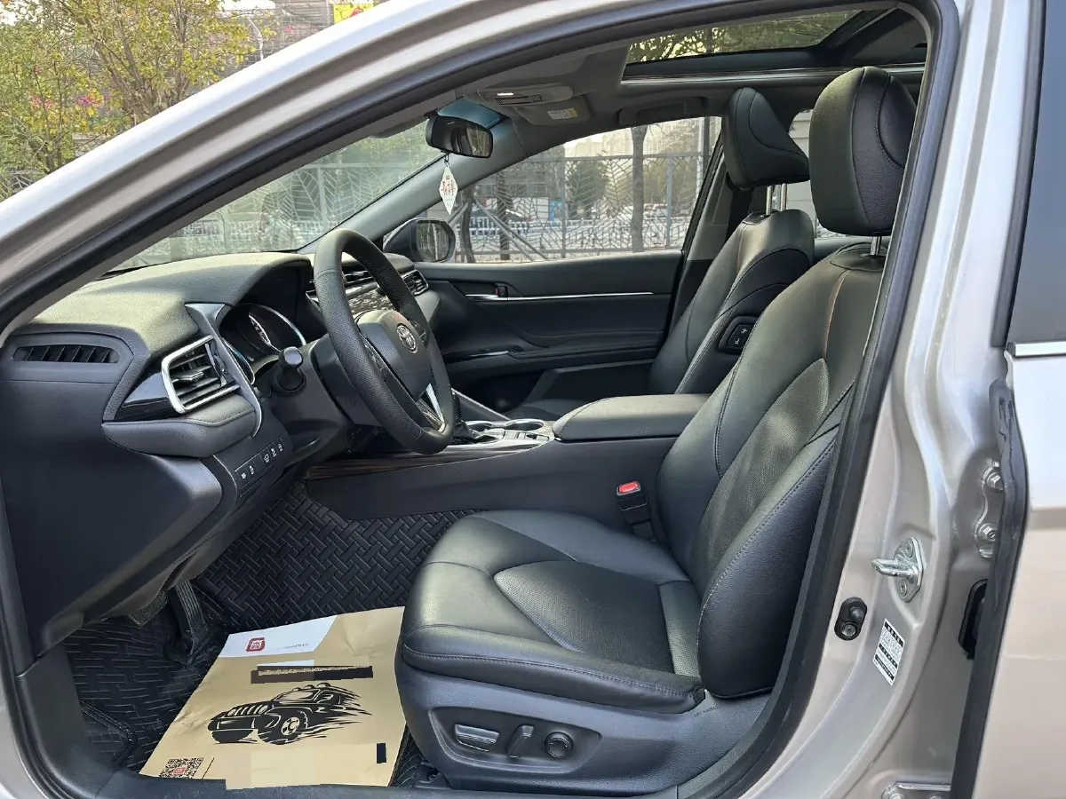 2019 Toyota Camry 2.5L 209HP L4 8AT,autocango,china used car exporter,china ev exporter,chinese used car exporter,chinese used ev exporter