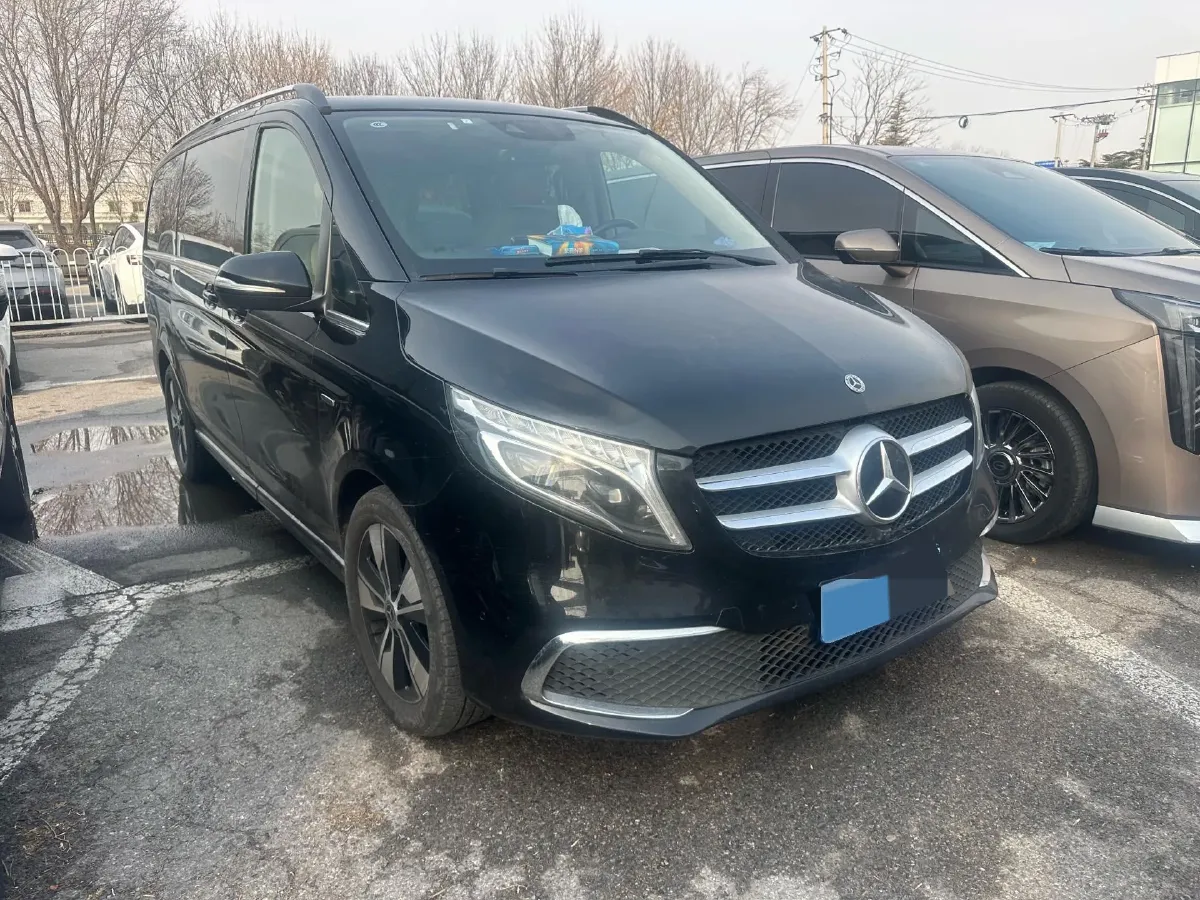 2022 Mercedes-Benz V Class 2.0T 211HP L4 9AT,autocango,china used car exporter,china ev exporter,chinese used car exporter,chinese used ev exporter