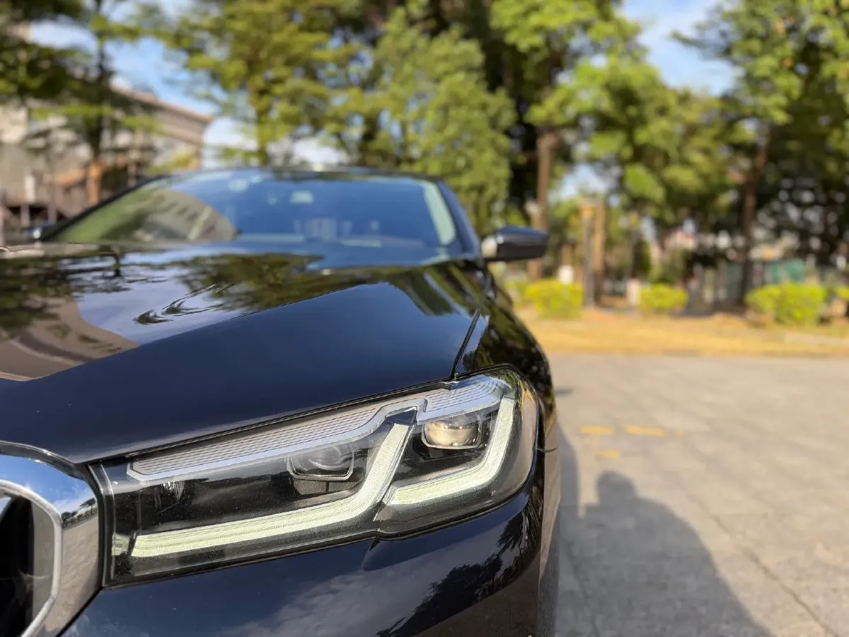 2022 BMW 5 Series 2.0T 252HP L4 8AT,autocango,china used car exporter,china ev exporter,chinese used car exporter,chinese used ev exporter